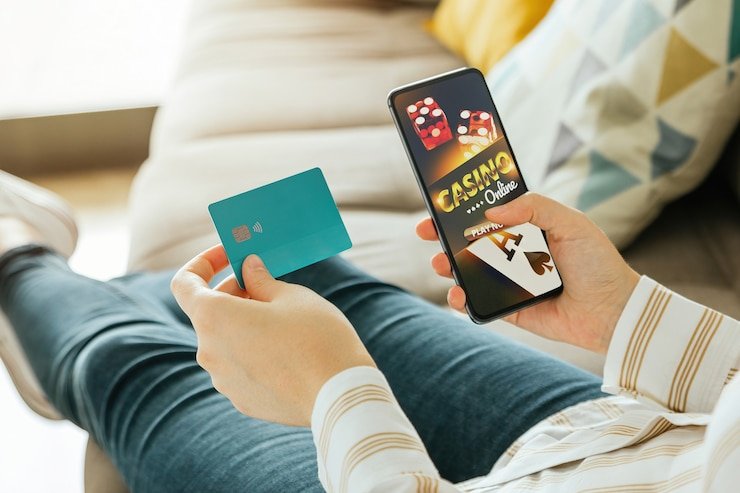 Tampilan aplikasi chelseatoto di perangkat Android dan iOS